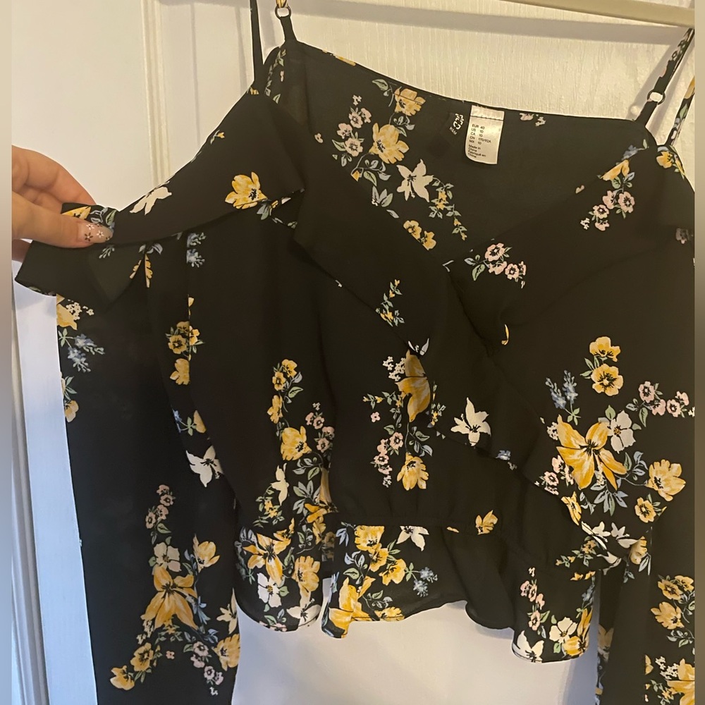 H&M Floral Ruffle Shirt
